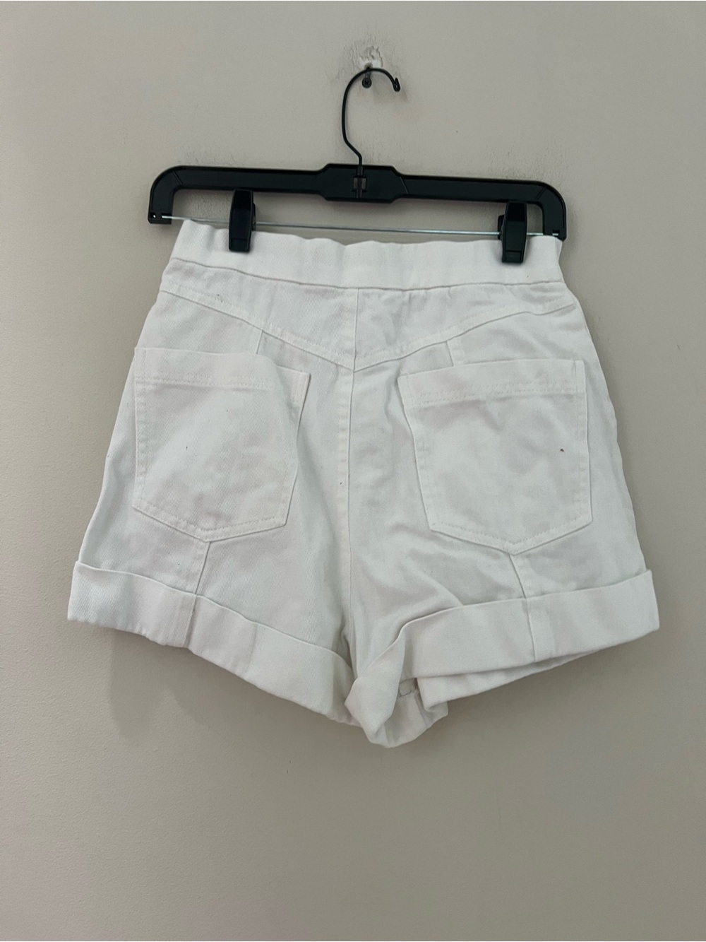 Zara High-Waist White Cuffed Shorts - Picture 7 of 9